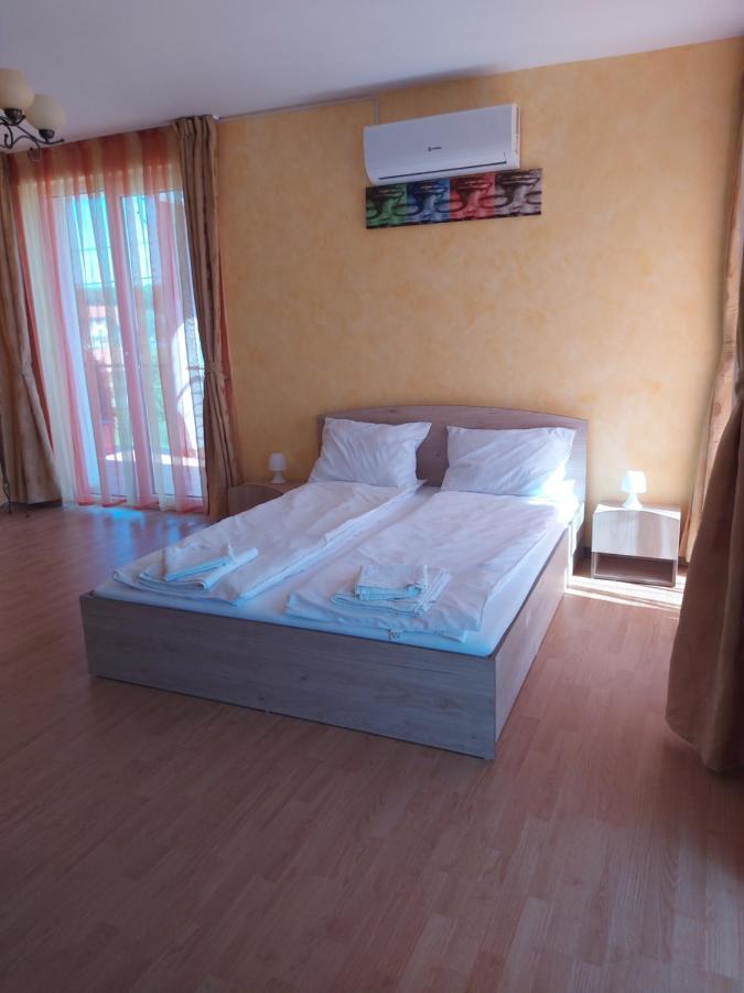 Casa Eric Hotel Baile Felix Exterior photo