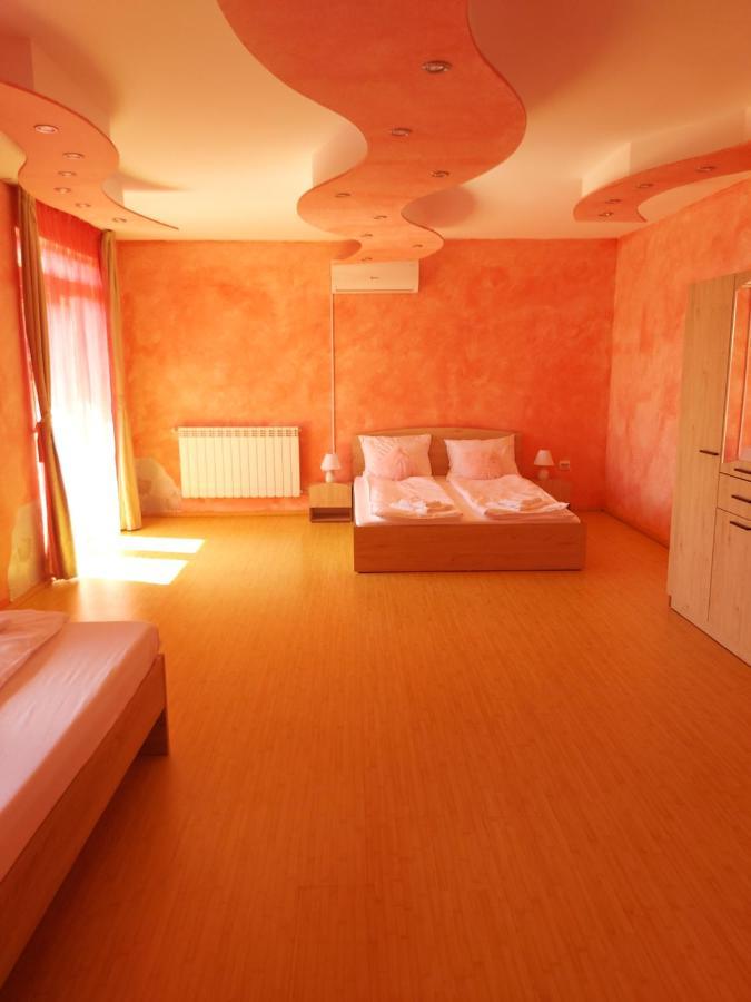 Casa Eric Hotel Baile Felix Exterior photo