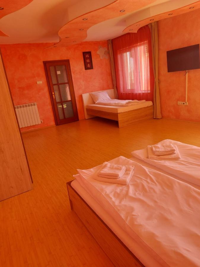 Casa Eric Hotel Baile Felix Exterior photo