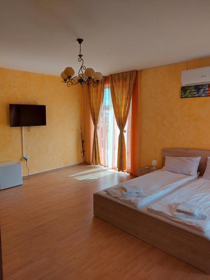 Casa Eric Hotel Baile Felix Exterior photo